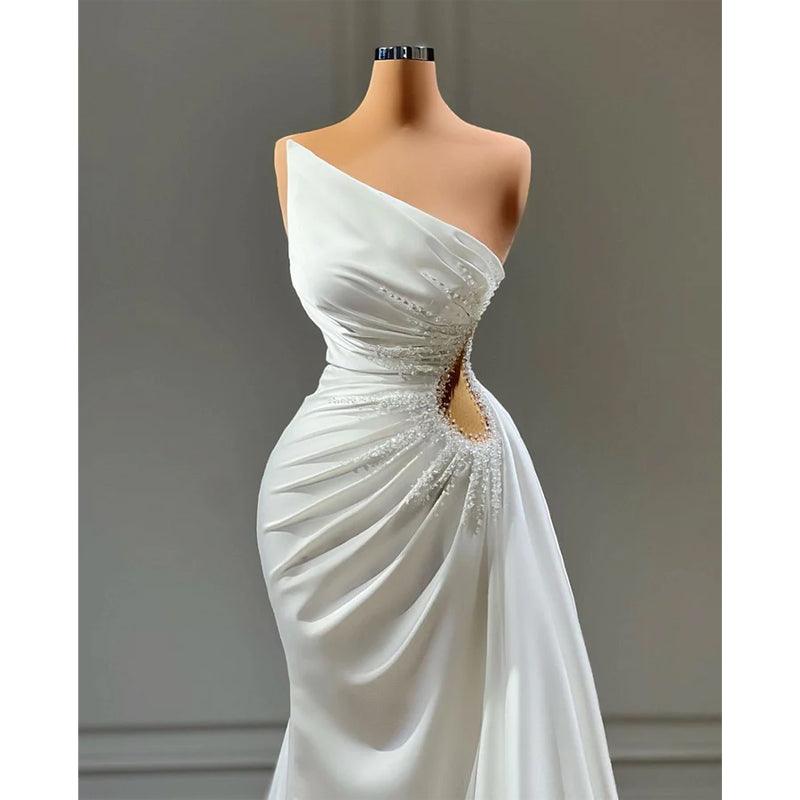 Robe de bal de fin d'année simple et élégante, asymétrique, sans manches, style sirène froncée, ornée de perles