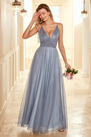 Robe de demoiselle d'honneur longue grise et bleue à fines bretelles et coupe trapèze