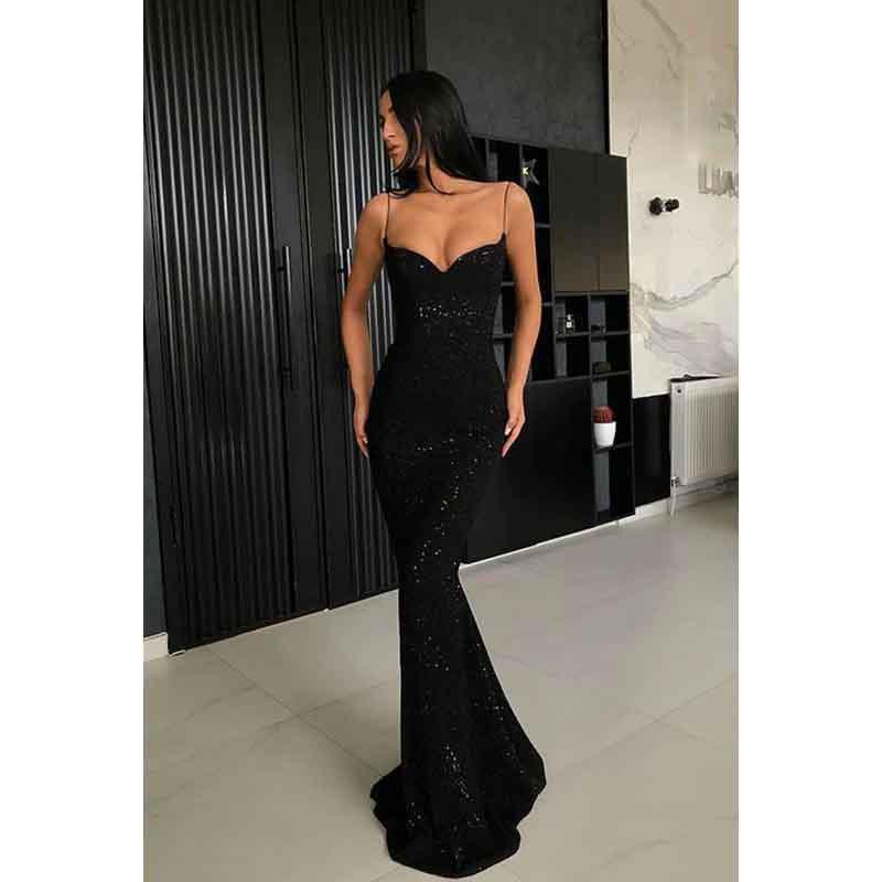 Vestido de noche largo de sirena con tirantes finos y lentejuelas