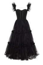 Vestido de fiesta de tul con volantes y corsé de corte en A