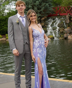 Ainhoa ​​| Vestido largo de fiesta de sirena azul brillante con encaje y abertura