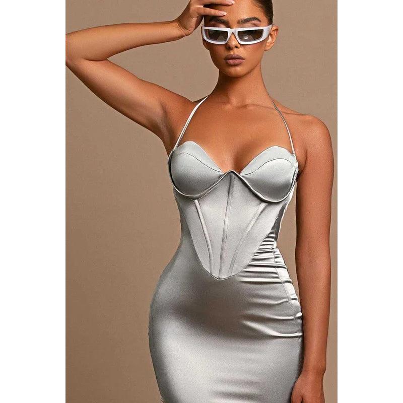 Robe de soirée longue en satin à col licou et gaine