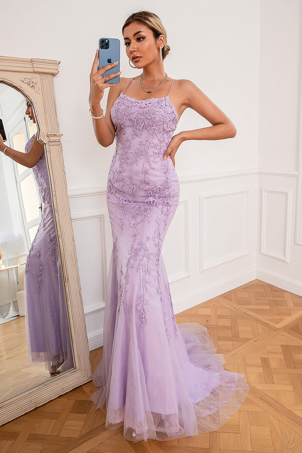 Robe de bal longue sirène violet clair avec appliques
