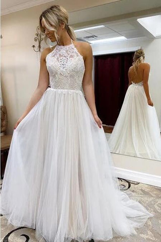 Robe de mariée longue trapèze dos nu en tulle et dentelle, style licou, idéale pour la plage