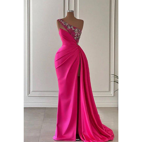 Robe de bal longue plissée en satin rose à une épaule et perles avec fente 