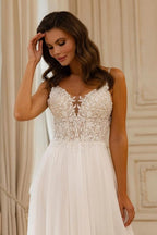 Magnifique robe de mariée blanche sans manches en dentelle, coupe trapèze, col en V et appliques