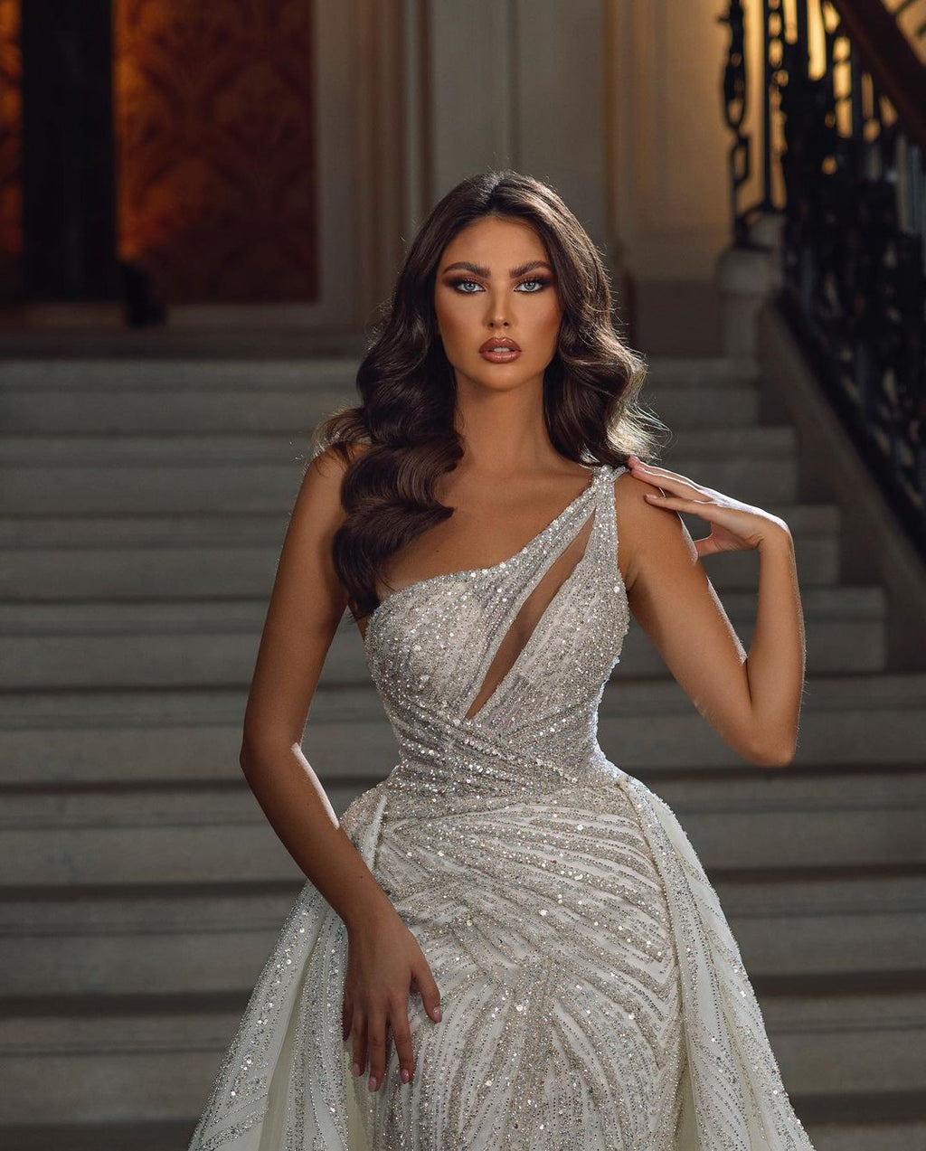 Beautiful Floor Length Sleeveless Mermaid Sequined Wedding Dress with Lace