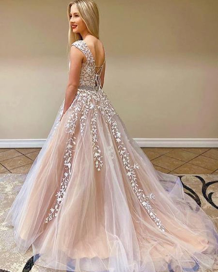 Robe de bal en dentelle magnifique, longue robe de soirée en tulle à manches courtes