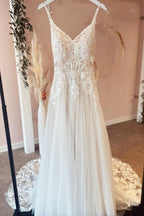 Beautiful Long A-line Backless Tulle Wedding Dresses with Appliques Lace