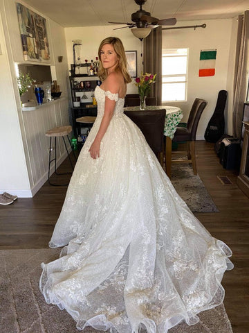 Precioso vestido de novia largo de corte A con hombros descubiertos, apliques de encaje y cuentas