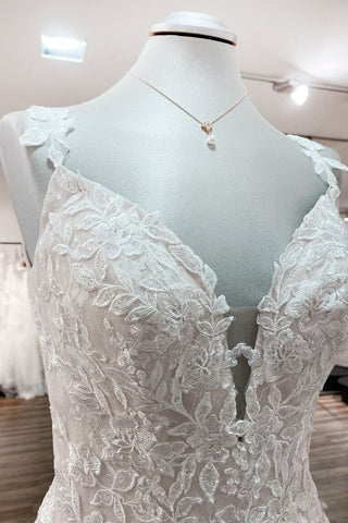Hermosos vestidos de novia largos de corte A, tul, encaje, escote en V, espalda descubierta