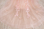 Precioso vestido largo de gala para niña de las flores con apliques de tul y encaje.