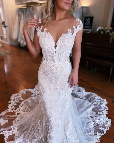 Magnifique robe de mariée sirène longue en dentelle sans manches avec traîne amovible