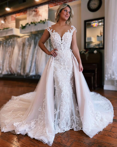 Magnifique robe de mariée sirène longue en dentelle sans manches avec traîne amovible