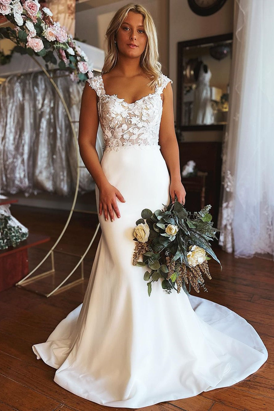 Magnifique robe de mariée sirène longue sans manches en dentelle
