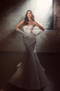 Magnifique robe de mariée longue sirène blanche en dentelle sans manches avec appliques