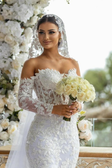 Magnifique robe de mariée sirène blanche longue à épaules dénudées, en dentelle pailletée et manches longues
