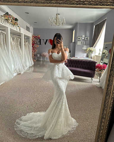 Preciosos vestidos de novia blancos sin mangas con escote corazón, tul, encaje y apliques, estilo sirena.