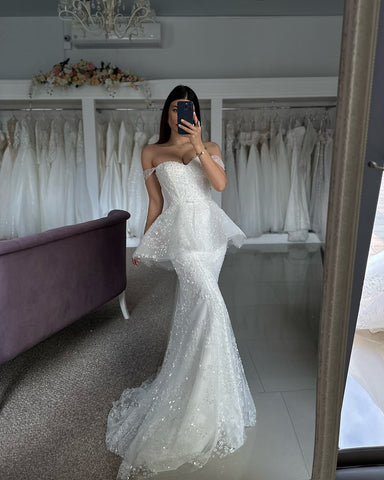 Preciosos vestidos de novia blancos sin mangas con escote corazón, tul, encaje y apliques, estilo sirena.