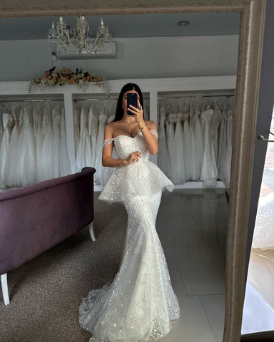 Preciosos vestidos de novia blancos sin mangas con escote corazón, tul, encaje y apliques, estilo sirena.