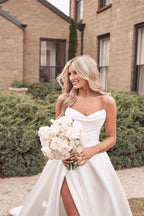 Magnifique robe de mariée blanche simple, coupe trapèze, avec fente latérale
