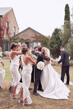 Magnifique robe de mariée blanche simple, coupe trapèze, avec fente latérale