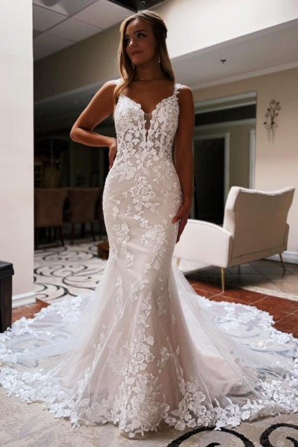 Magnifiques robes de mariée sirène en dentelle noire à fines bretelles et décolleté en V
