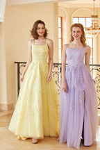 Robe de bal longue violet clair, coupe trapèze, bretelles spaghetti et appliques charmantes