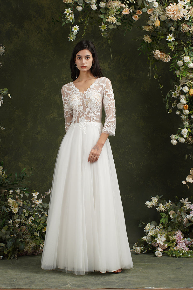 Robe de mariée longue en mousseline et dentelle, coupe trapèze, décolleté cœur et manches, Biztunnel