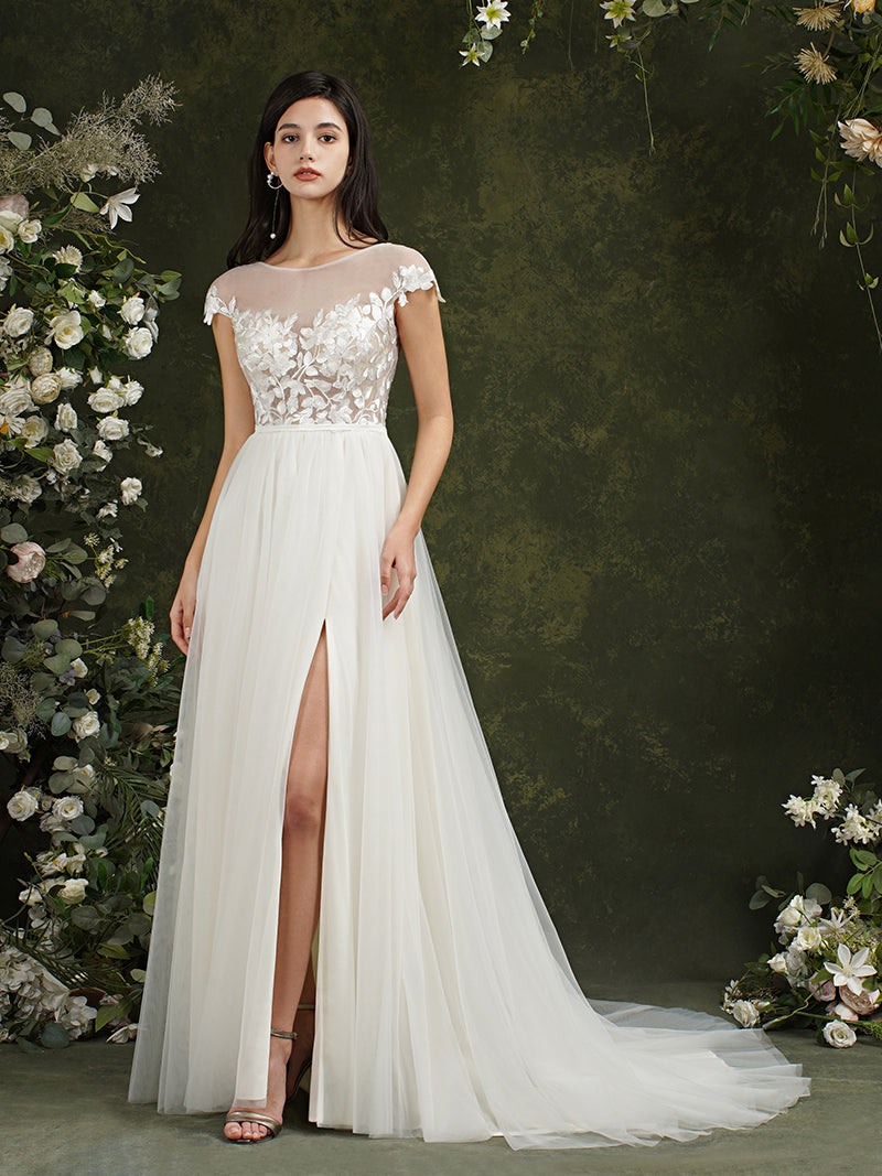 Robe de mariée longue en mousseline et dentelle, coupe trapèze, décolleté cœur et fente, Biztunnel