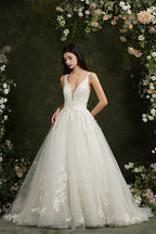 Robes de mariée Biztunnel longues en tulle dentelle dos nu, col V et coupe trapèze, col en V
