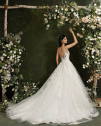 Robes de mariée Biztunnel longues en tulle dentelle dos nu, col V et coupe trapèze, col en V