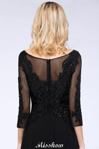 Robe de demoiselle d'honneur noire à manches 3/4, ornée de perles et d'appliques, coupe trapèze, en tulle.