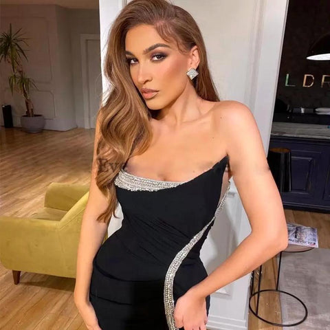 Robe de soirée sirène noire élégante sans bretelles et fendue jusqu'à la cuisse, ornée de sequins