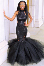 Robe de soirée sirène en tulle noir à dos nu et sans manches, ornée d'appliqués, ornée de tulle.