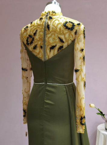 Vestido largo de noche negro con mangas. Vestidos de graduación con purpurina.