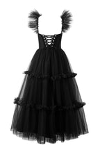 Vestido de fiesta de tul con volantes y corsé de corte en A