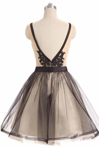 Robe de bal courte en tulle noir et dentelle, col en V, référence PD067