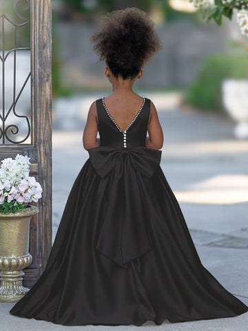 Vestido rosa sin mangas de satén con escote con cuentas y detalle de lazo 