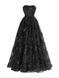 Vestido largo de fiesta plisado sin tirantes de corte en A con apliques
