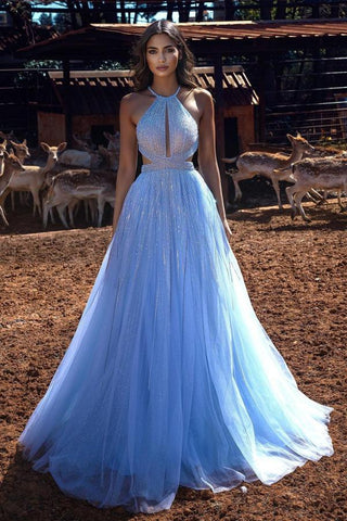 Robe de bal longue bleue dos nu en tulle avec perles