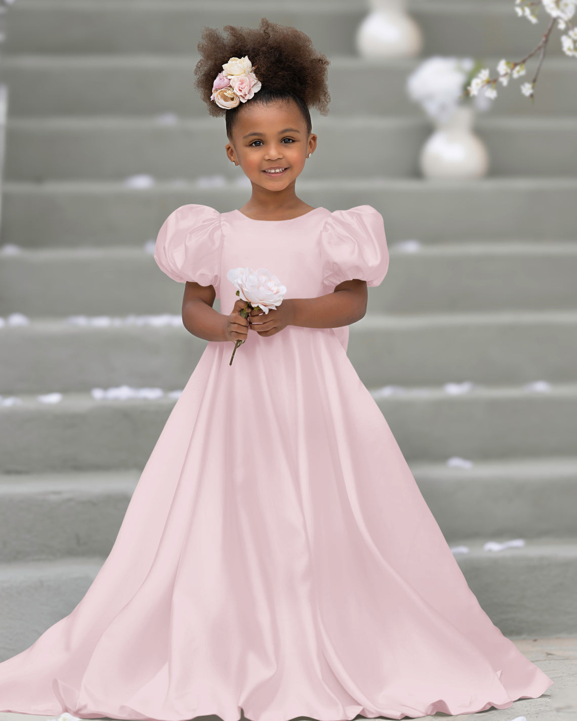 Vestido de niña de las flores con mangas abullonadas, lazo, botones en la espalda y cola de barrido 