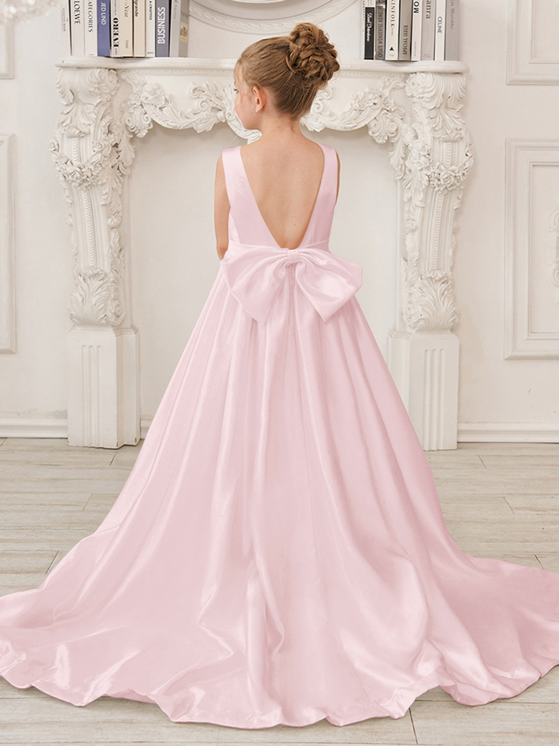 Vestido de niña de las flores de satén sin mangas, corte princesa, con cola y lazo. 