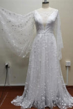Robe de mariée bohème trapèze à manches longues et dos nu en dentelle