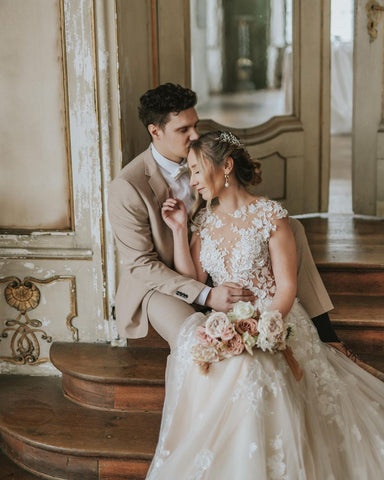 Vestido de novia largo de tul estilo boho, corte en A, con apliques de encaje