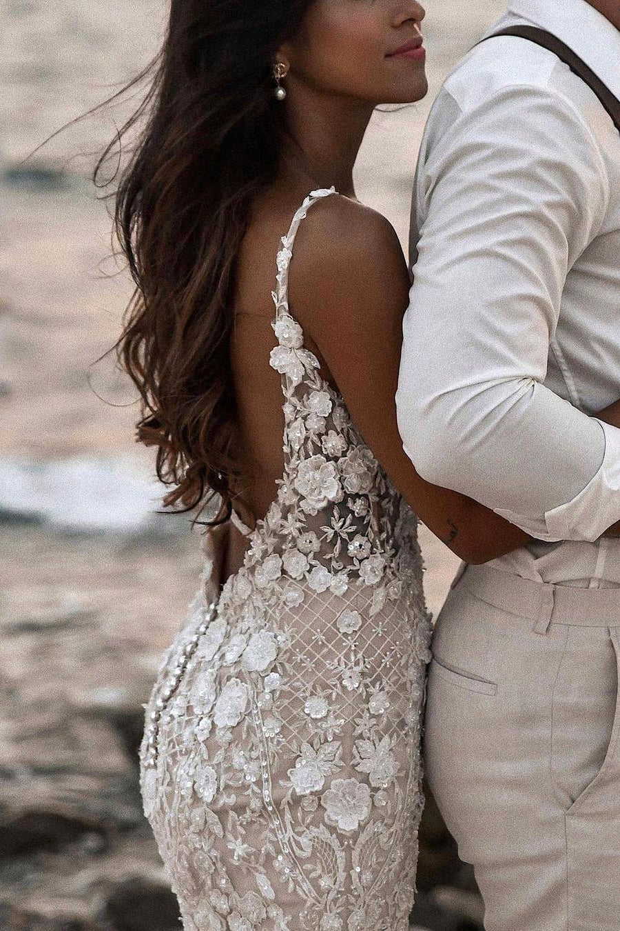 Robe de mariée sirène bohème sans manches à fleurs, dos nu 
