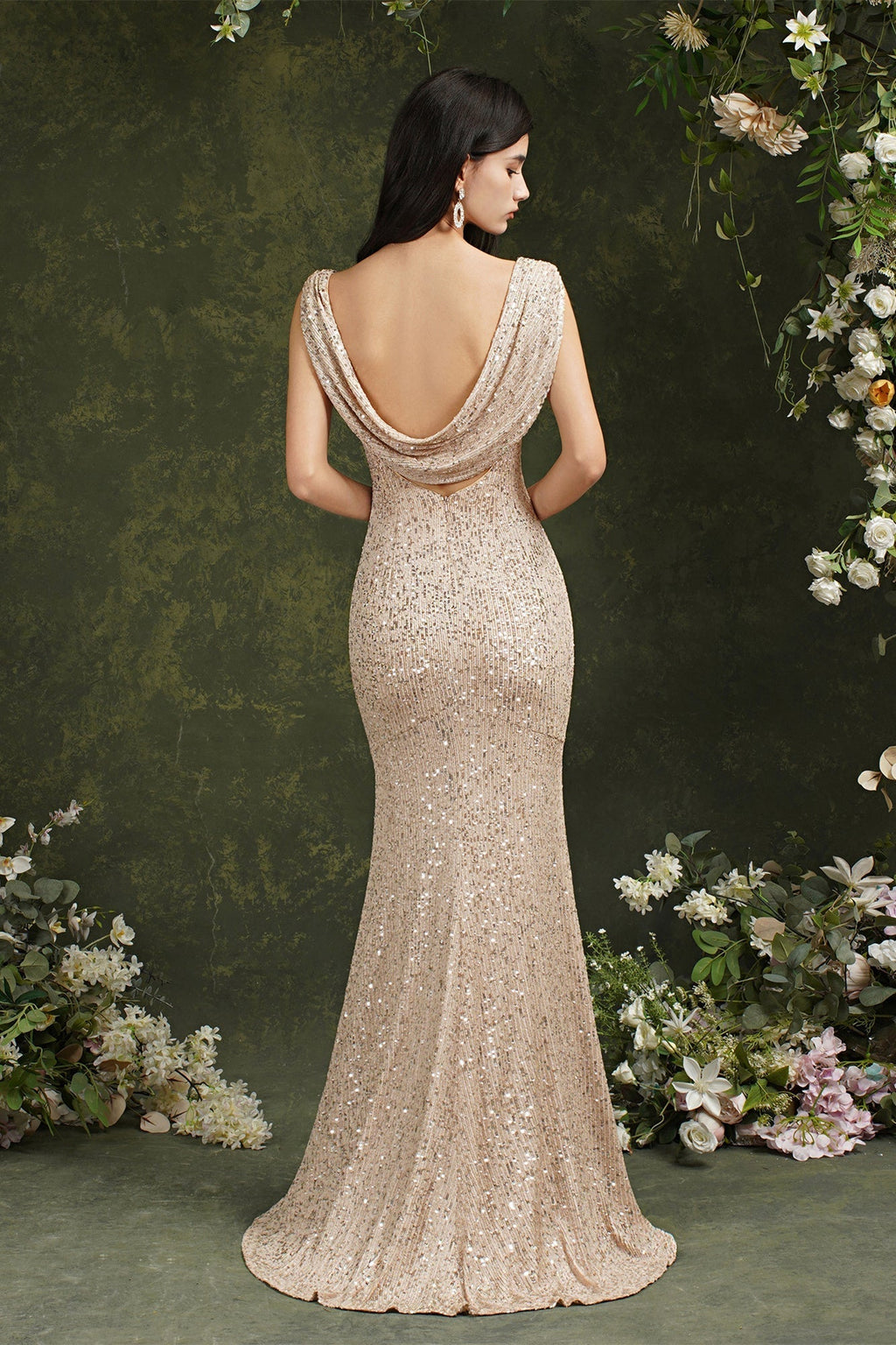 Robe de demoiselle d'honneur/de bal sirène à paillettes, décolleté dégagé, dos nu, avec fente latérale