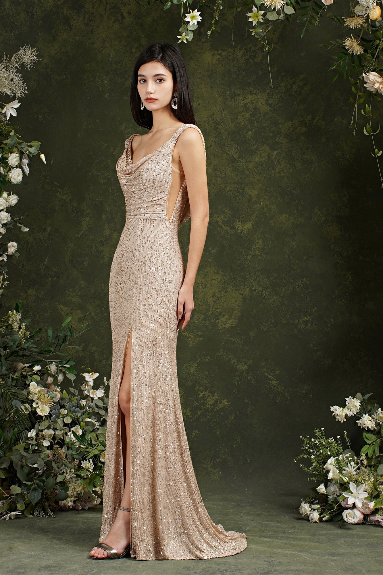 Robe de demoiselle d'honneur/de bal sirène à paillettes, décolleté dégagé, dos nu, avec fente latérale
