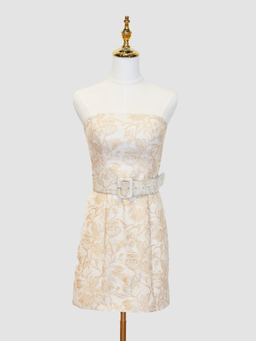 Robe fourreau courte sans bretelles pour le bal de fin d'année