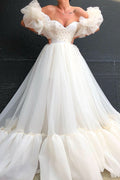 Robes de bal en tulle à manches bouffantes ornées de cristaux et épaules dénudées